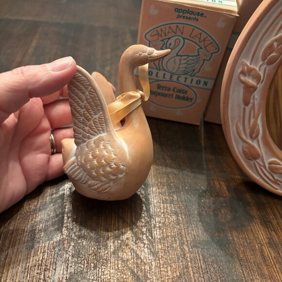 Applause 1988 Lot of Terra-Cotta Picture Frame 3.5X5" and 2 Swans ~ NIB ~ Gifts - Picture 3 of 5